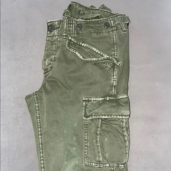 American Eagel Distressed Cargo Pants Size 0 - Picture 2 of 6